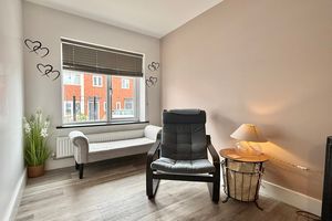 Lounge- click for photo gallery